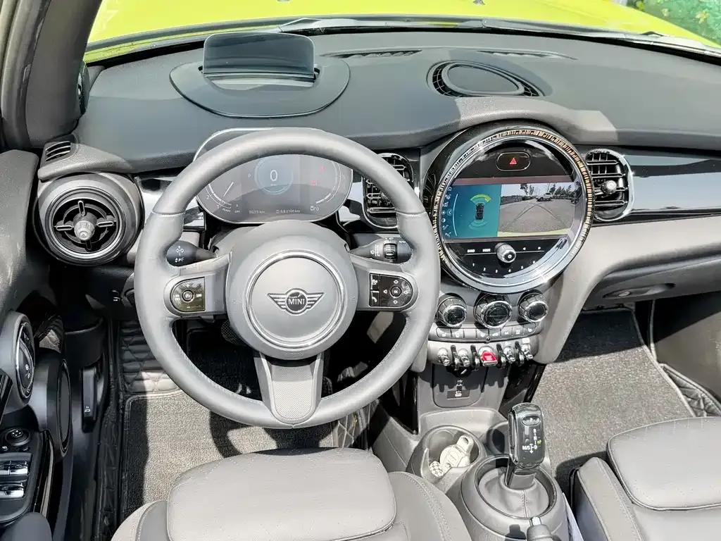 MINI Cooper (3-door) 2023 из CN, фото 2