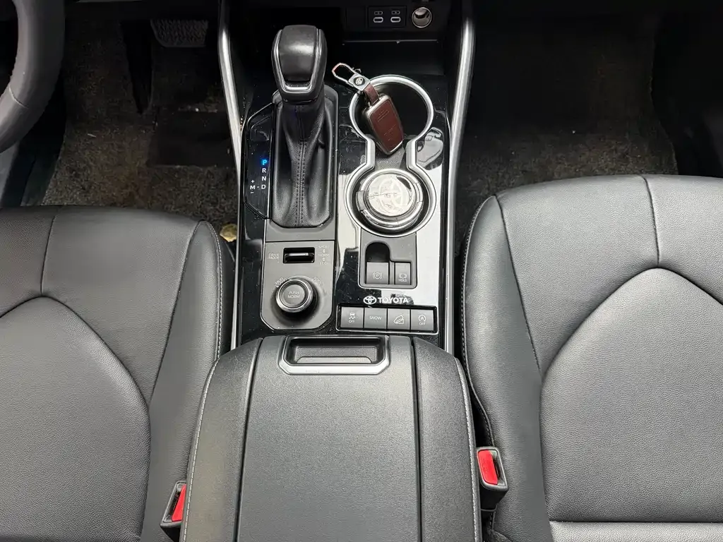 Toyota Highlander — фото 10