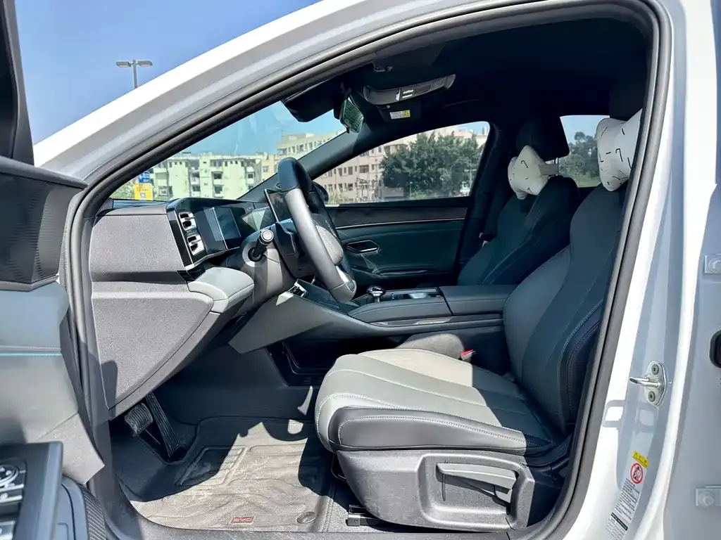 BYD Qin L — фото 2