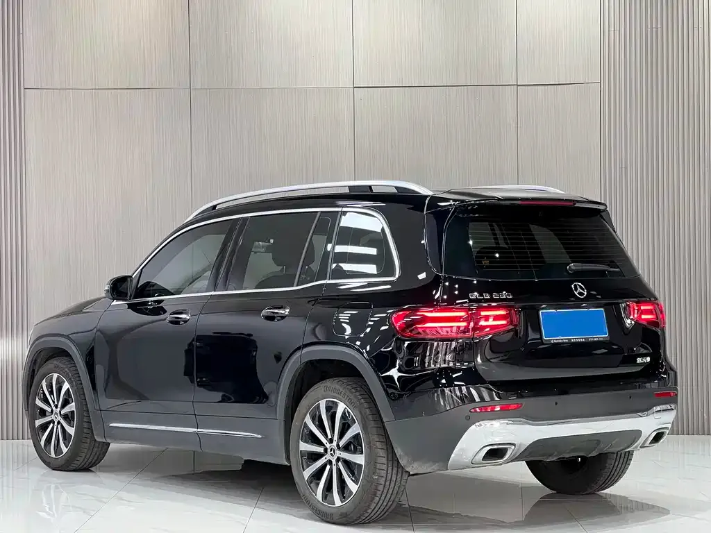Mercedes-Benz GLB — фото 2
