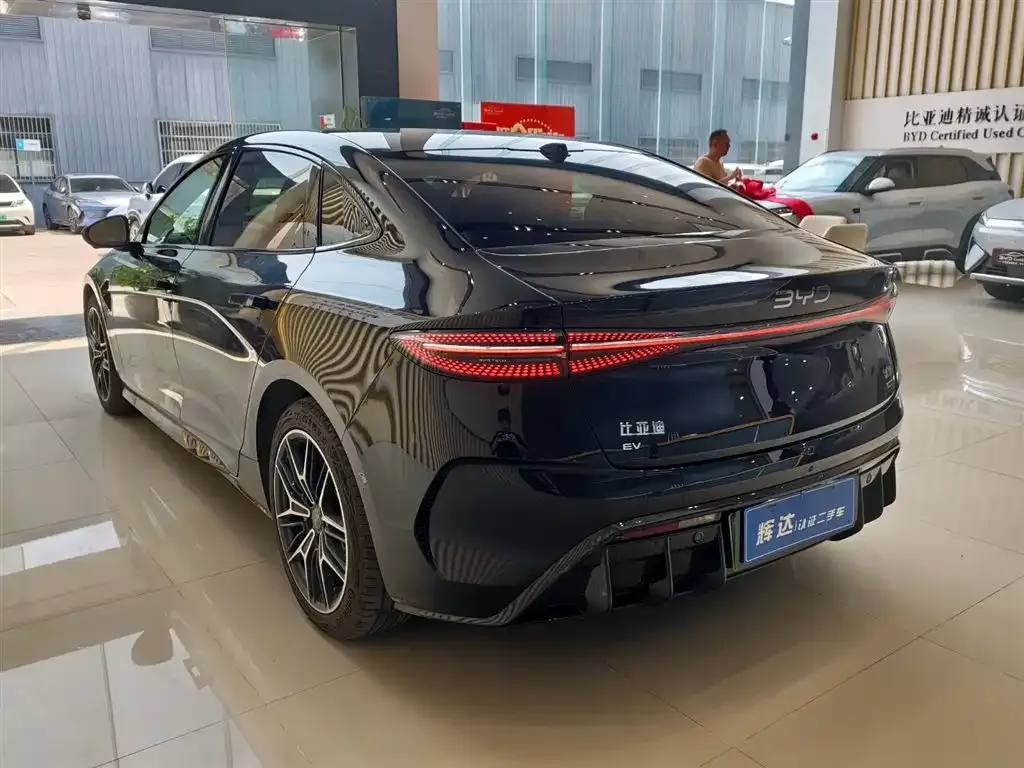 BYD Seal — фото 7