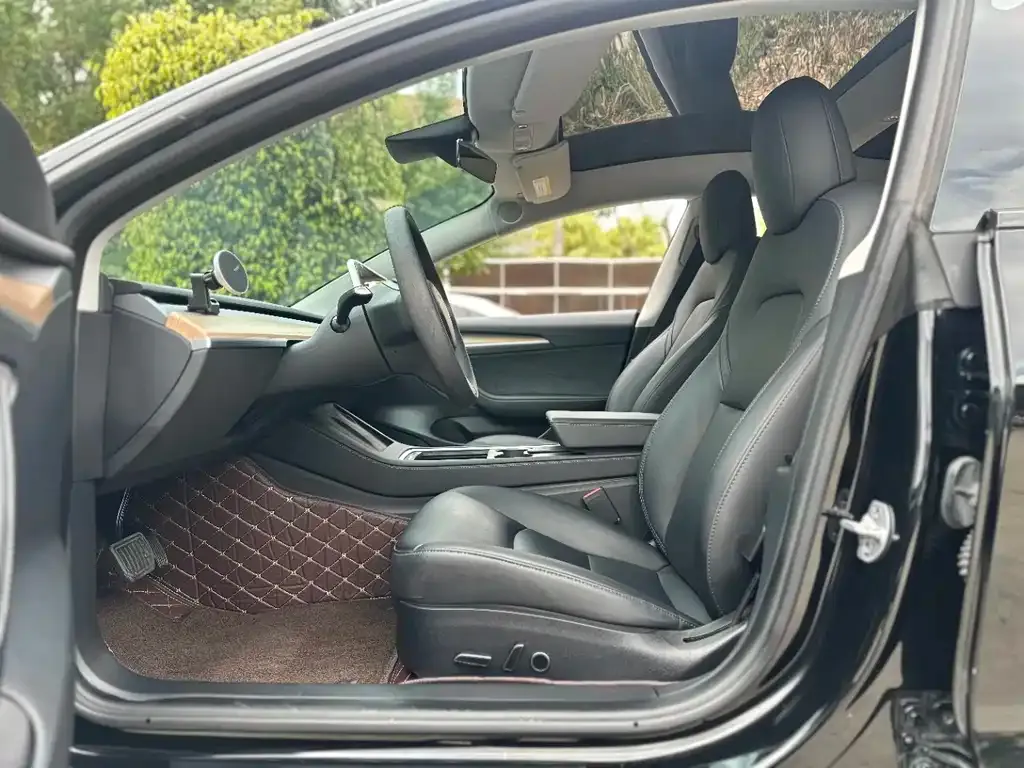 Tesla Model 3 — фото 3