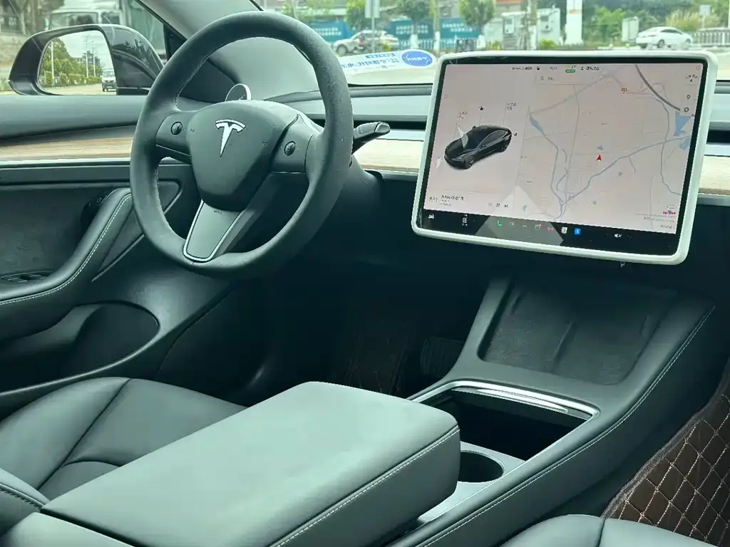 Tesla Model 3 — фото 4