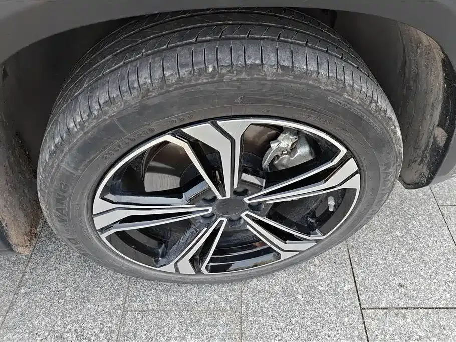 Geely Galaxy L7 — фото 10