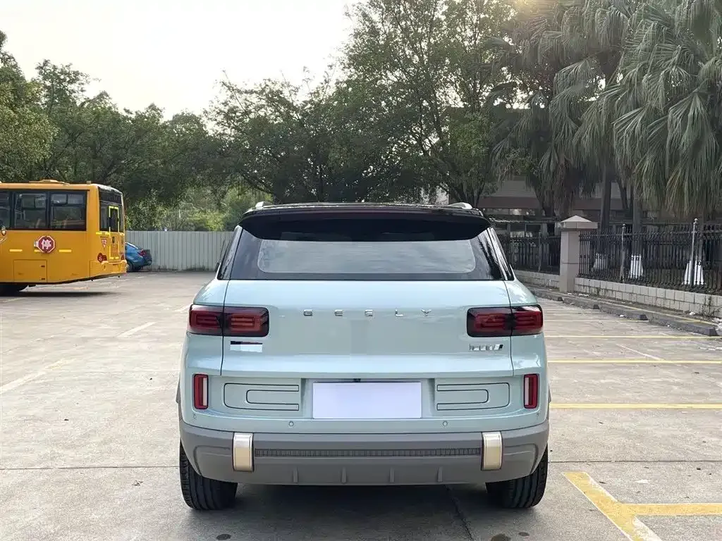 Geely Icon — фото 7