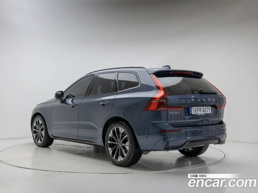 Volvo XC60 — фото 3