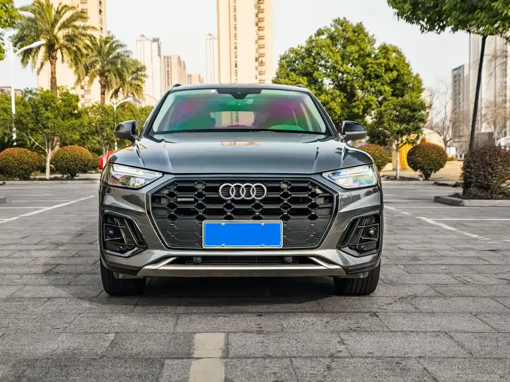 Audi Q5L — фото 5