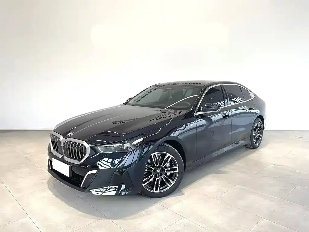 BMW 5 Series — фото 1