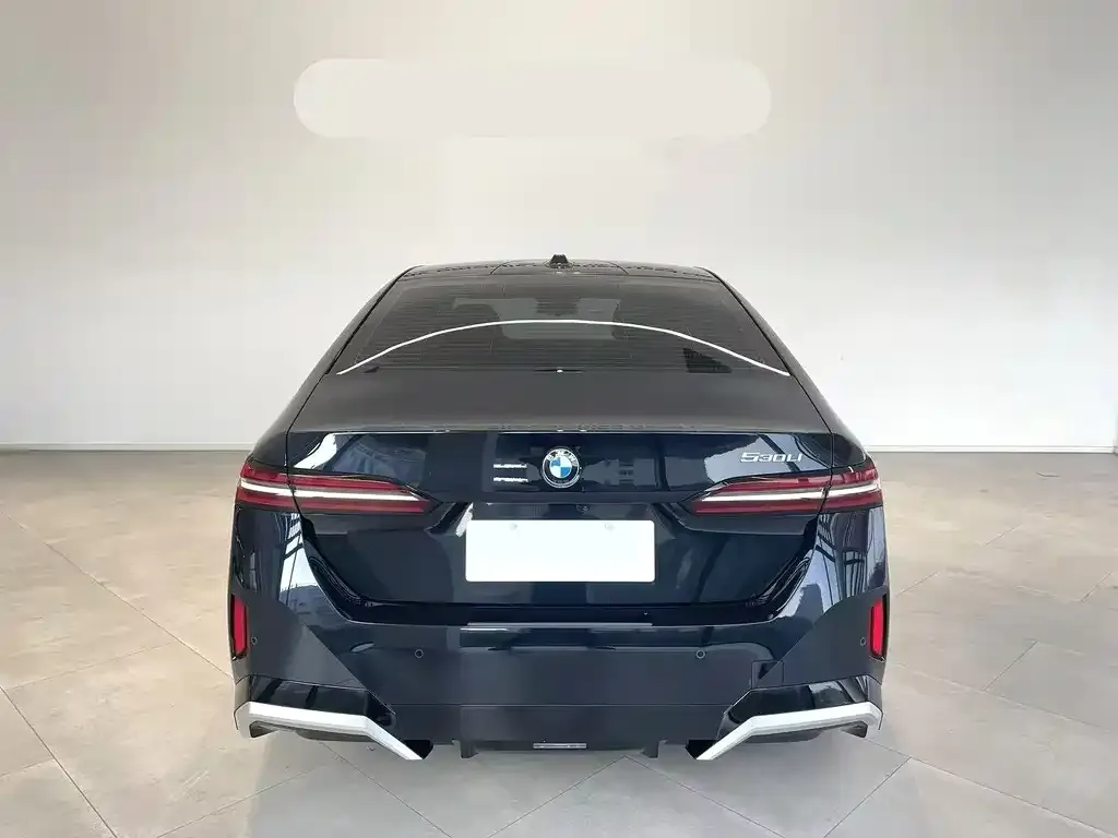 BMW 5 Series — фото 2