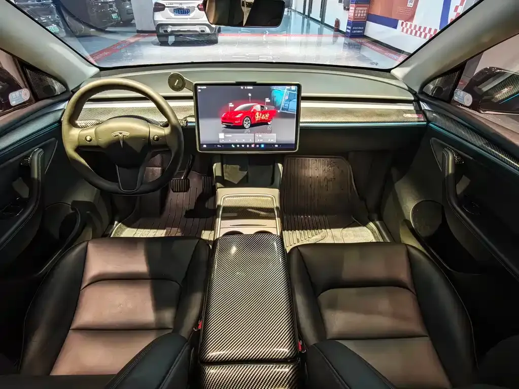 Tesla Model Y — фото 9