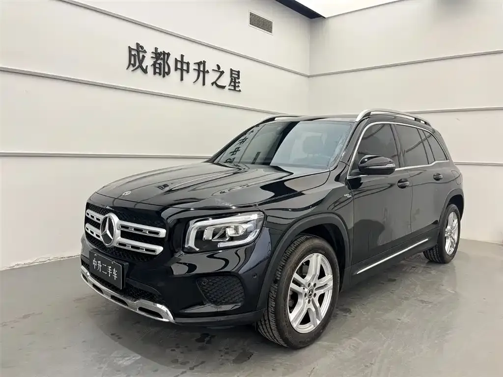 Mercedes-Benz GLB — фото 1