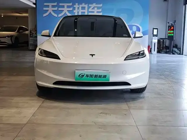 Tesla Model 3 — фото 7