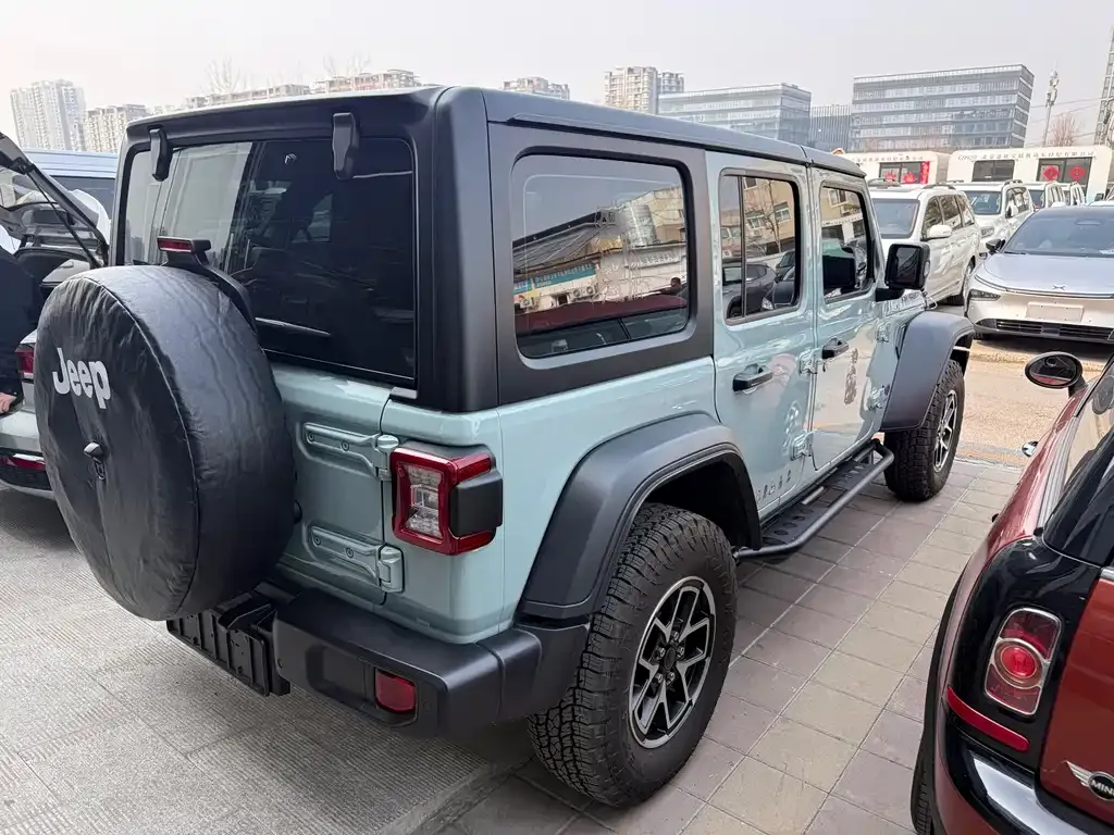 Jeep Wrangler — фото 5