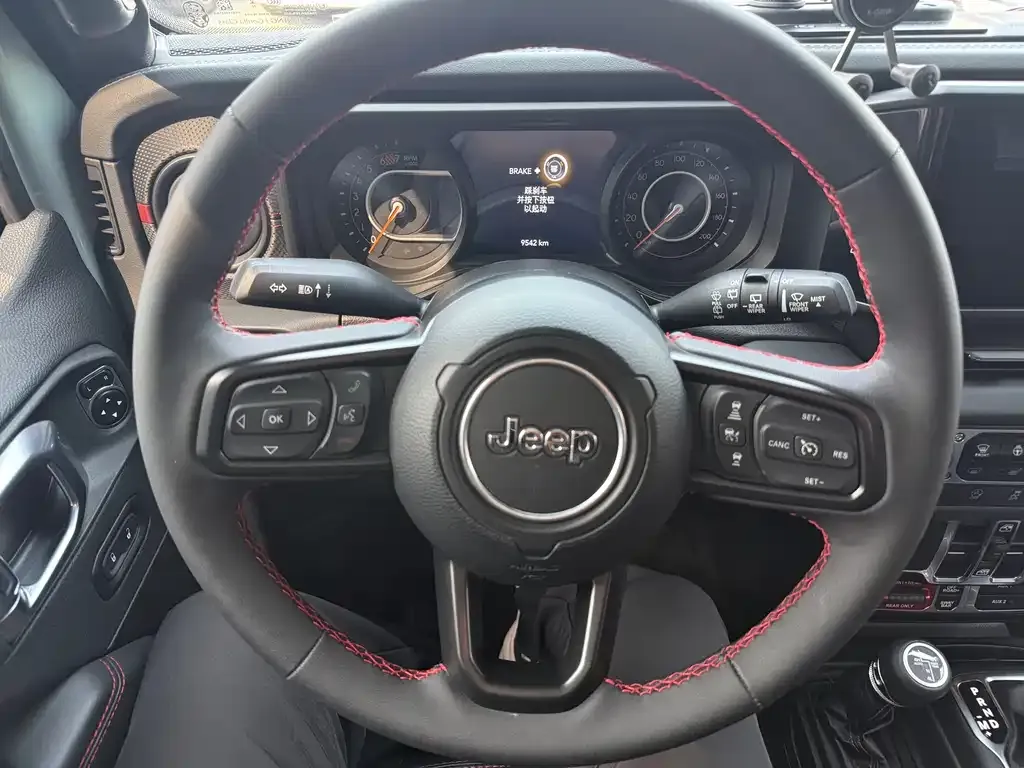 Jeep Wrangler — фото 10