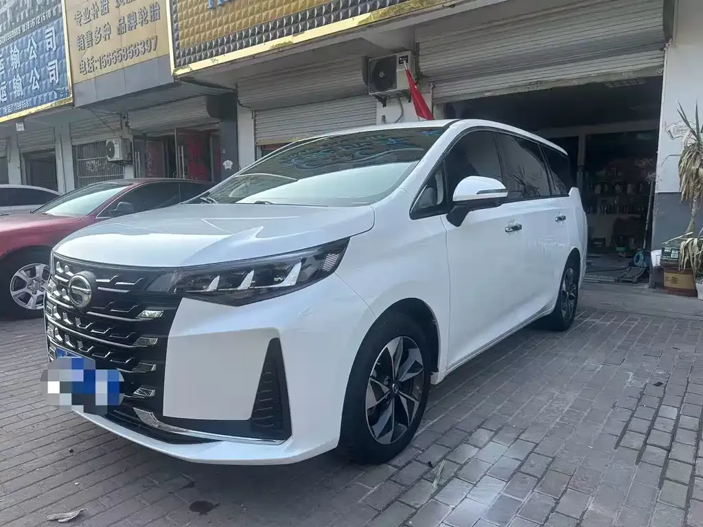 GAC Motor Trumpchi M6 — фото 1