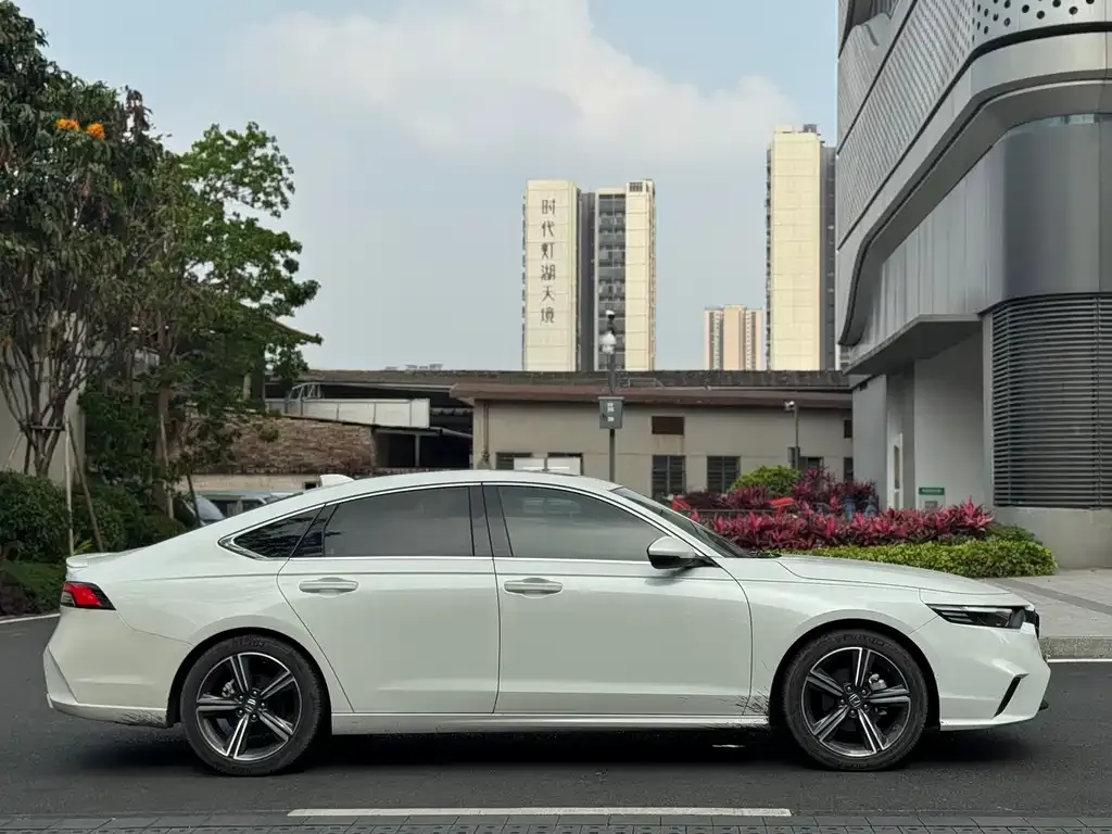 Honda Inspire 2023 из CN, фото 2