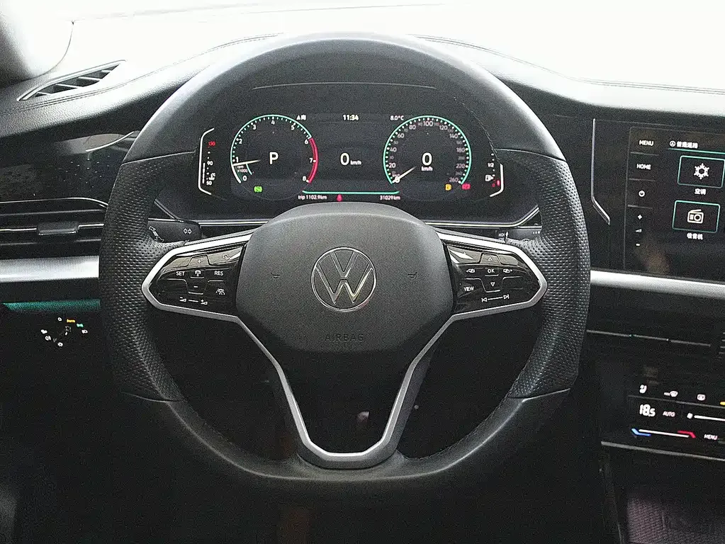 Volkswagen Passat — фото 10