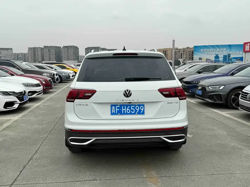Volkswagen Tiguan L — фото 7