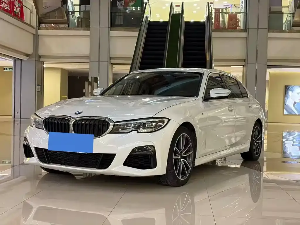 BMW 3 Series 2021 из CN, фото 1