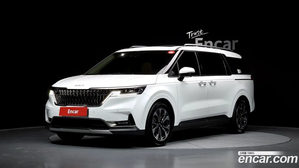 Kia Carnival — фото 1