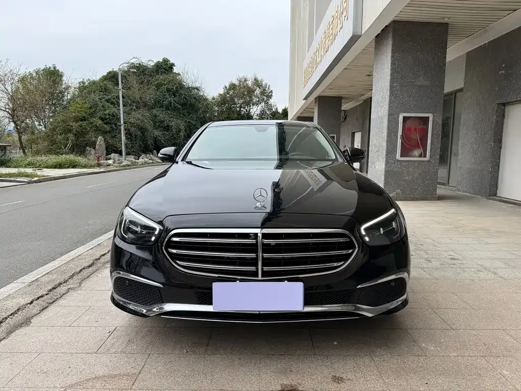 Mercedes-Benz E-Class — фото 10