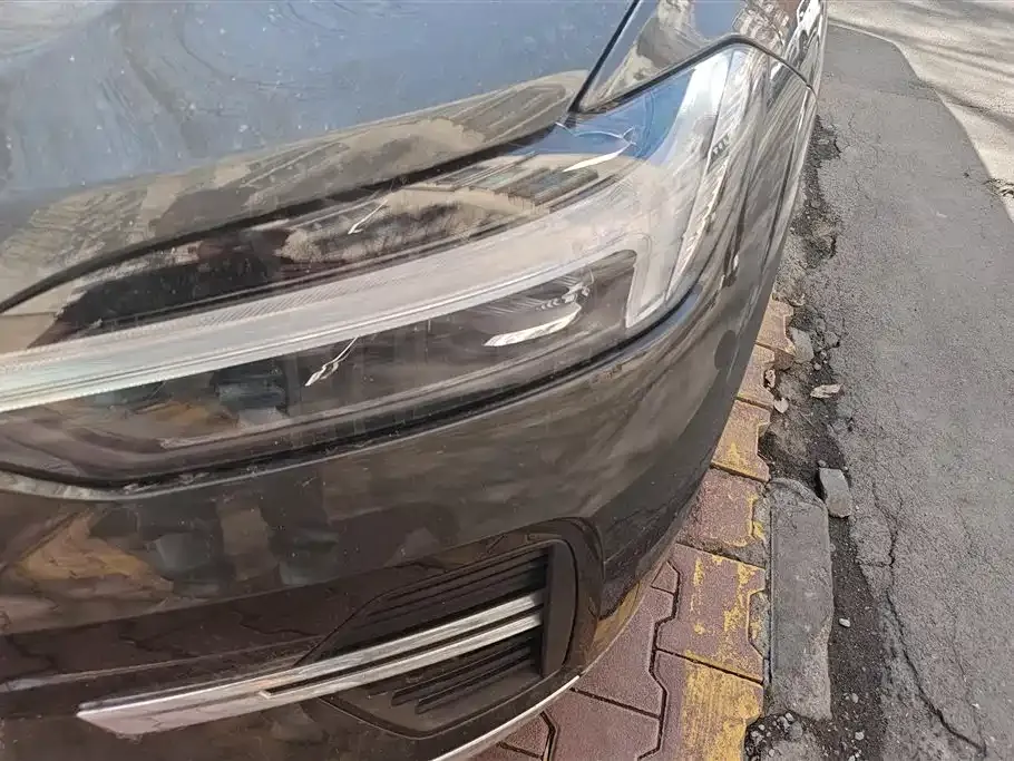 Volvo XC60 2022 из CN, фото 4