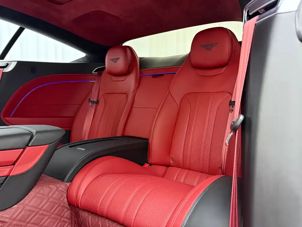 Bentley Continental 2023 из CN, фото 6