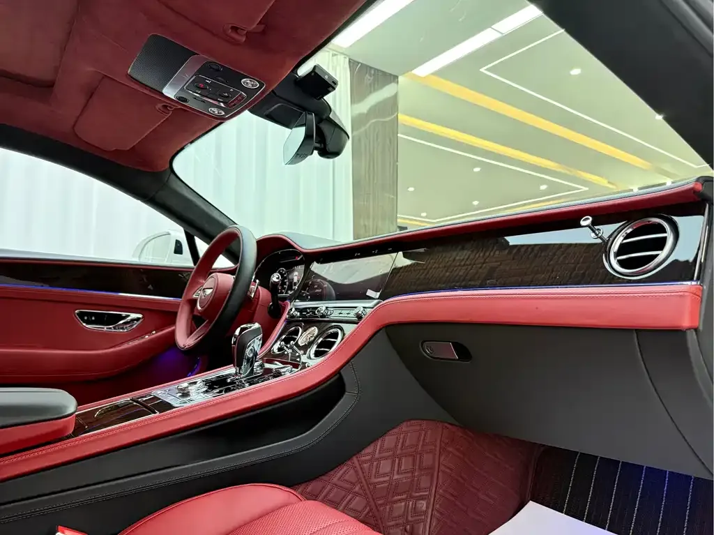 Bentley Continental 2023 из CN, фото 9