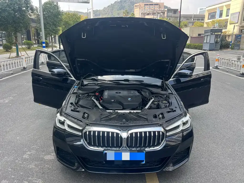 BMW 5 Series — фото 2
