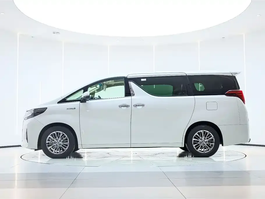 Toyota Alphard 2023 из CN, фото 10