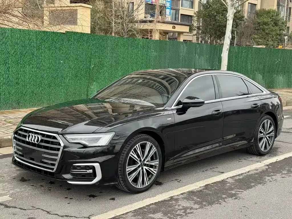 Audi A6L — фото 1