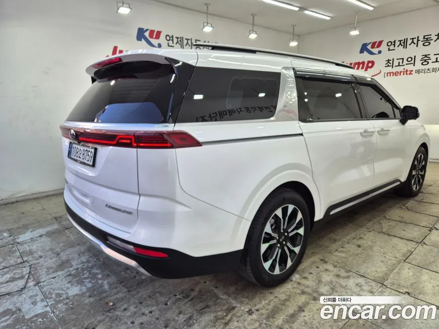 Kia Carnival — фото 4