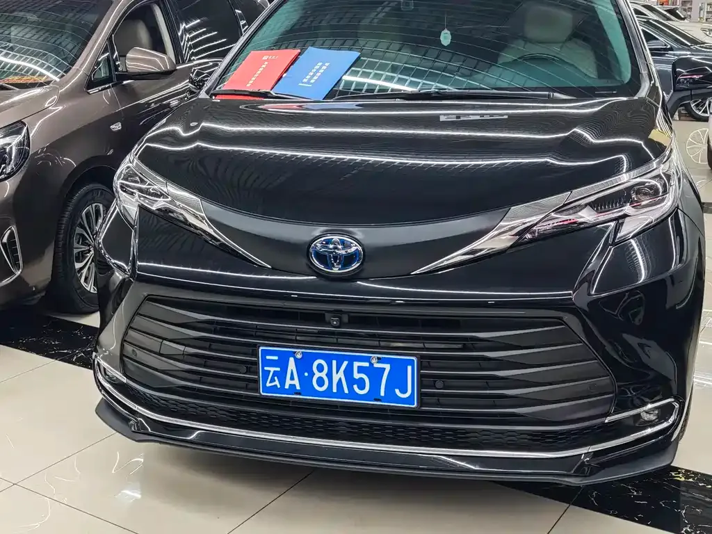 Toyota Sienna 2023 из CN, фото 9