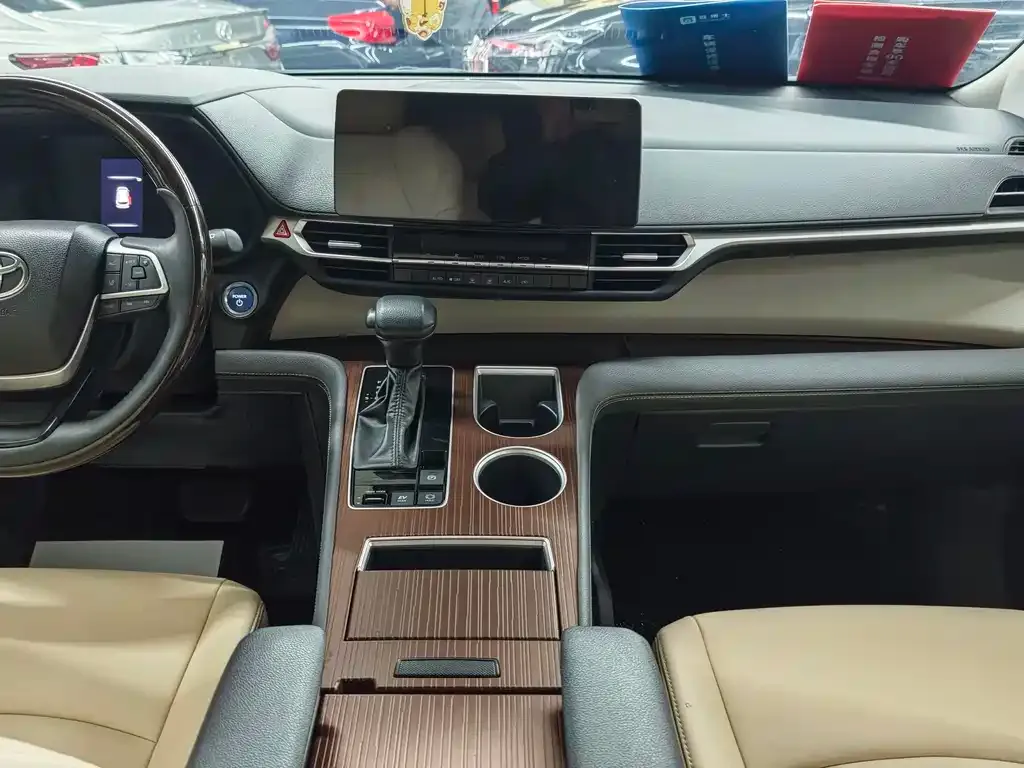 Toyota Sienna 2023 из CN, фото 7
