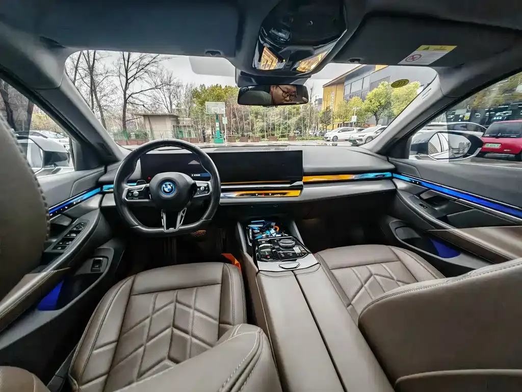 BMW i5 — фото 4