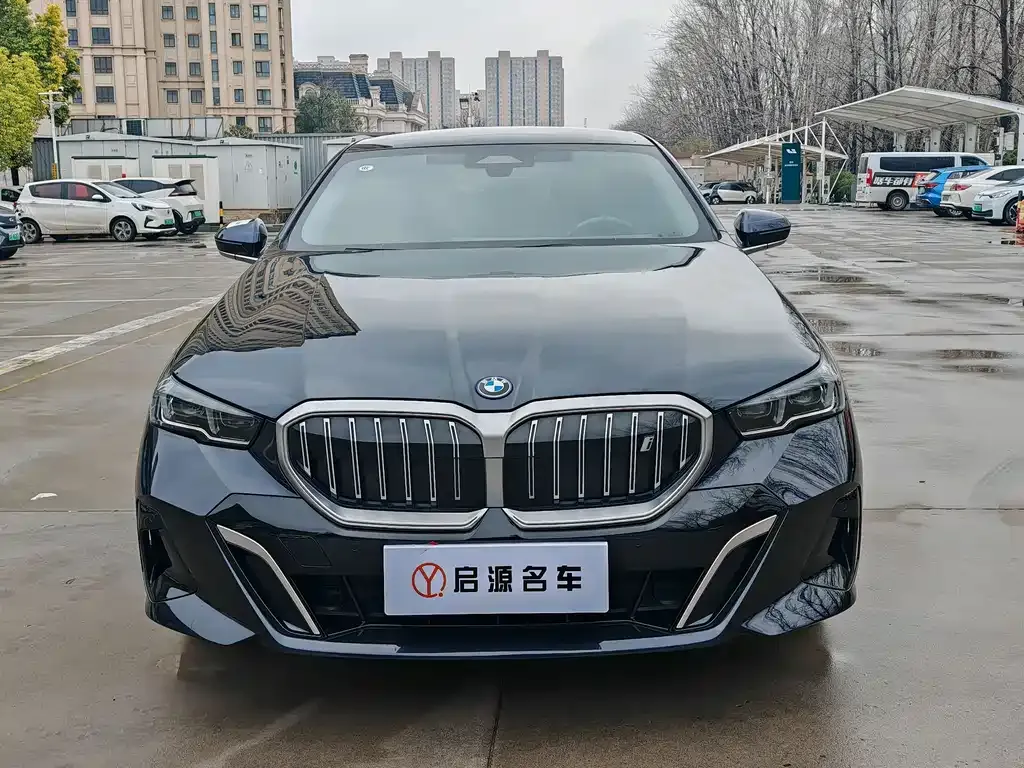 BMW i5 — фото 3