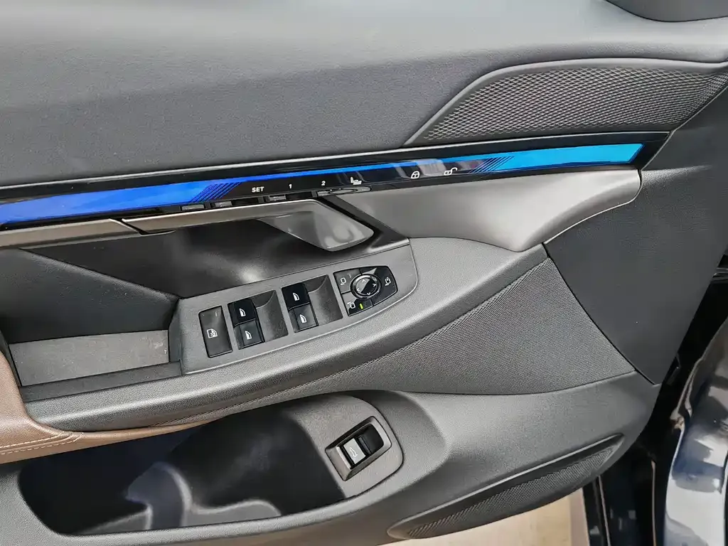 BMW i5 — фото 10