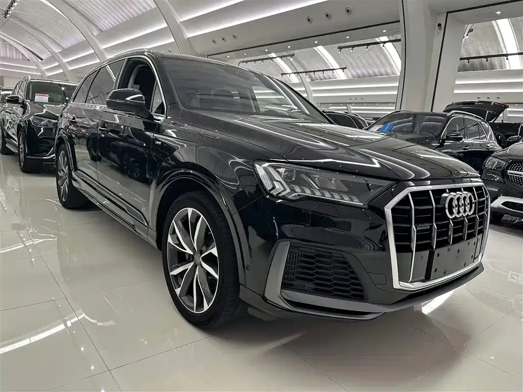 Audi Q7 — фото 6