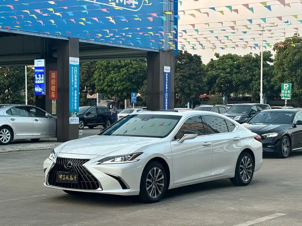 Lexus ES 2023 из CN, фото 1