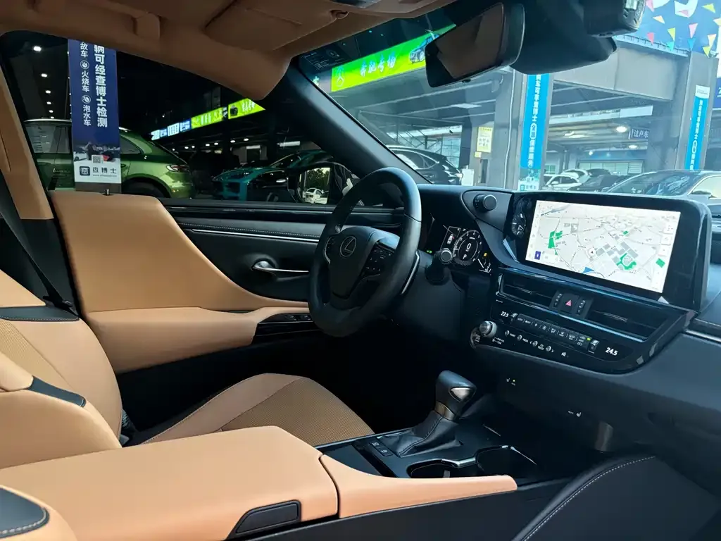 Lexus ES 2023 из CN, фото 2