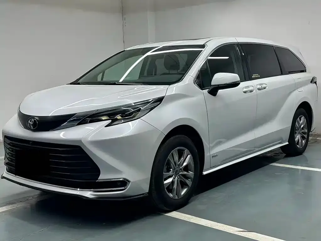 Toyota Sienna 2025 из CN, фото 1