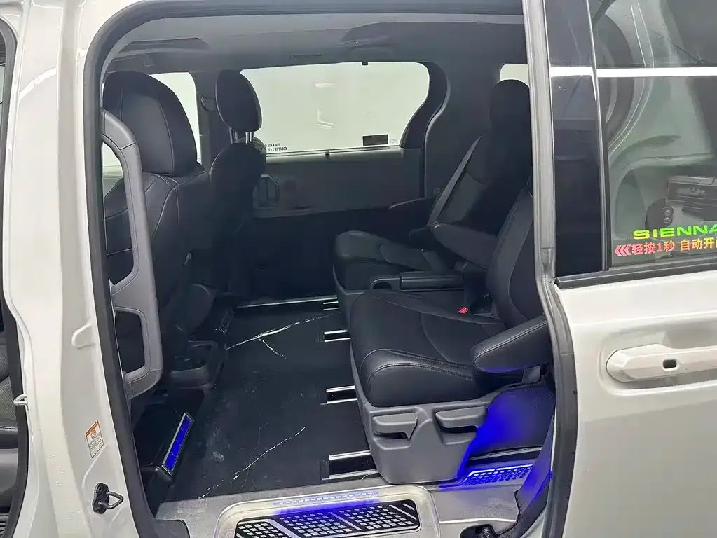 Toyota Sienna 2025 из CN, фото 5