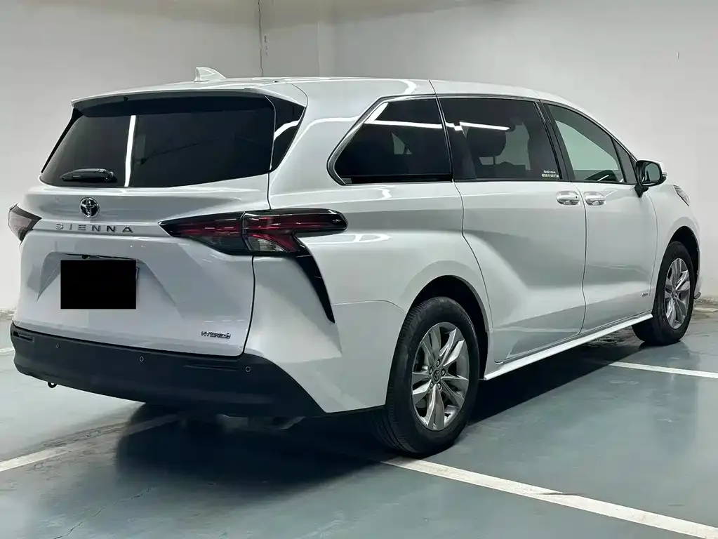 Toyota Sienna 2025 из CN, фото 2