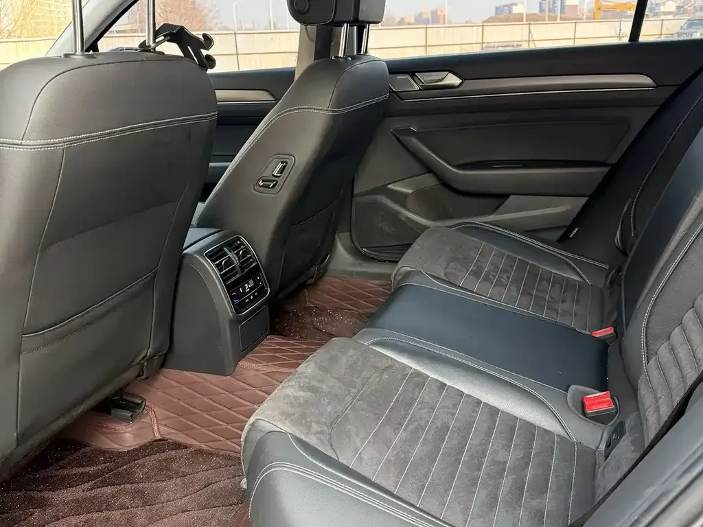 Volkswagen Magotan 2022 из CN, фото 9