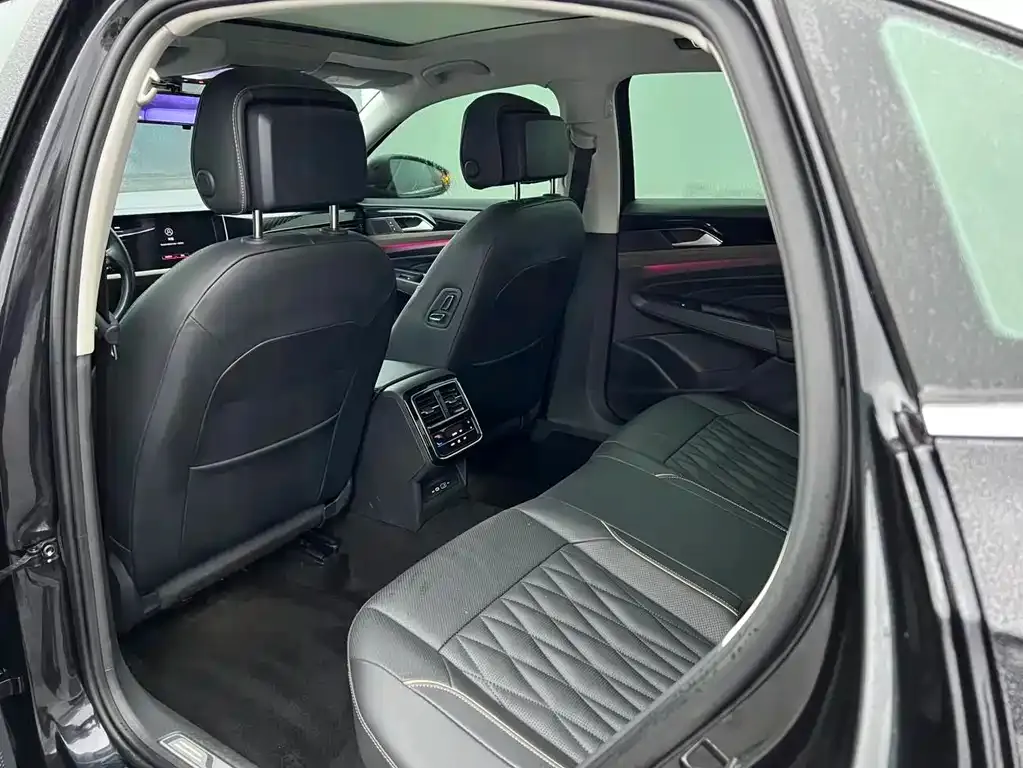 Volkswagen Passat 2021 из CN, фото 4