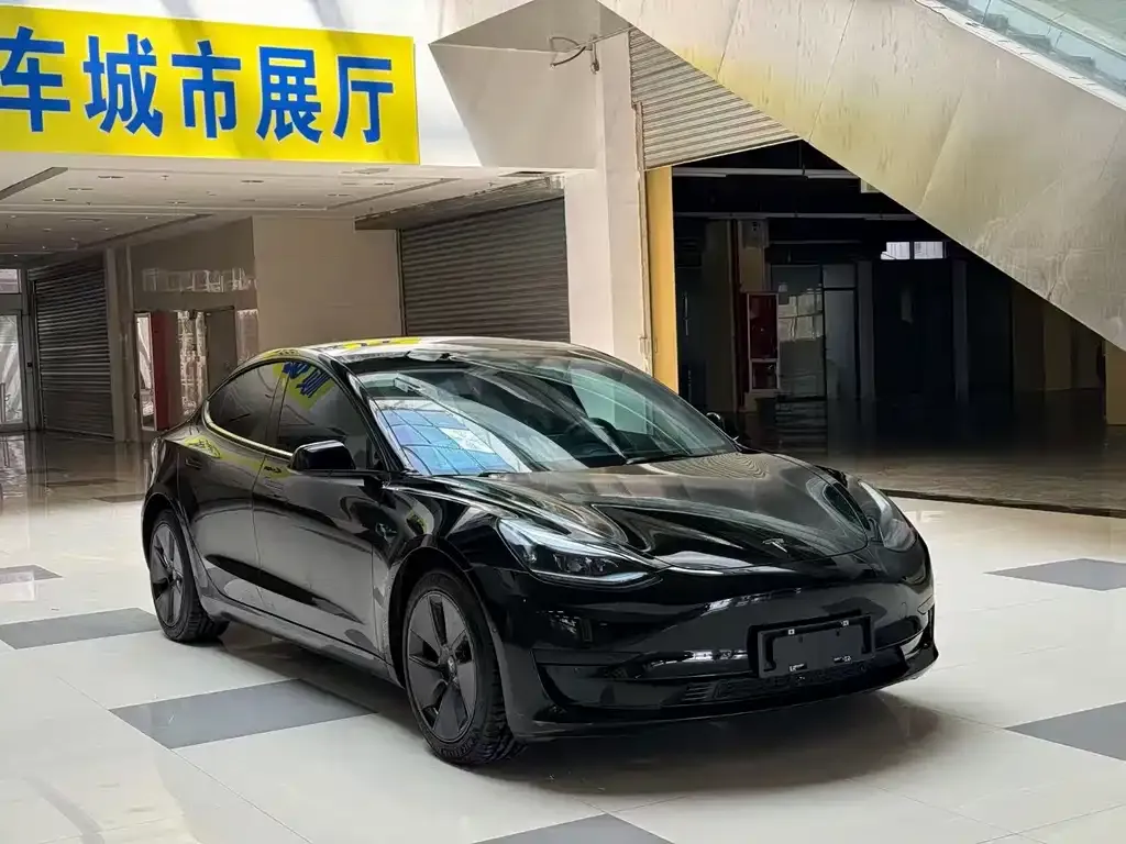 Tesla Model 3 — фото 3