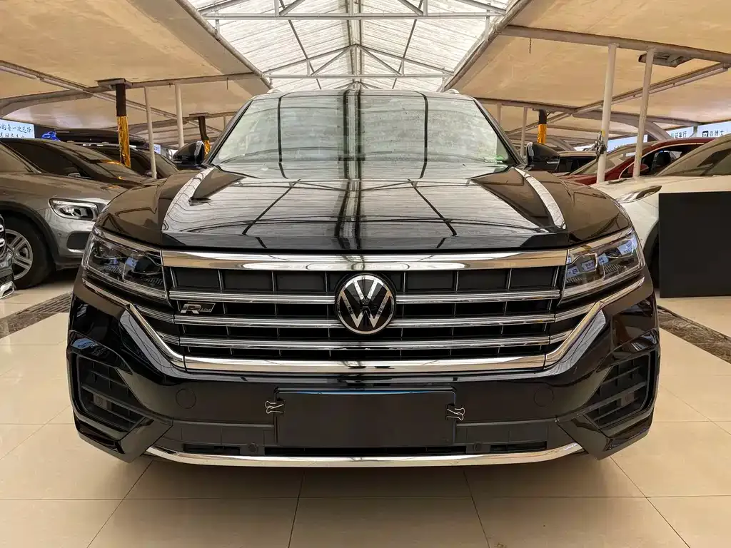 Volkswagen Touareg — фото 6