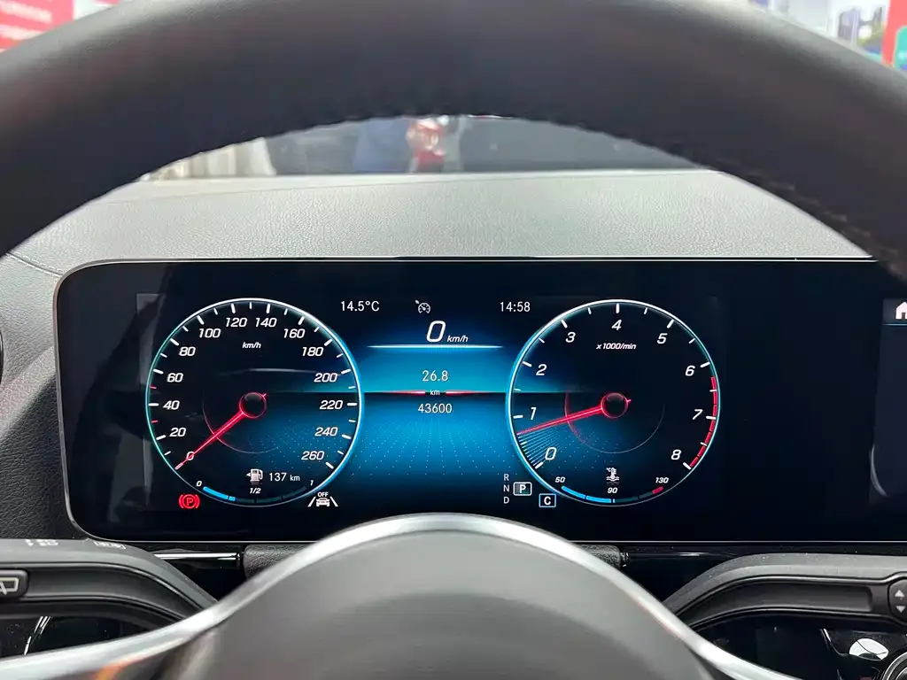 Mercedes-Benz GLA — фото 6