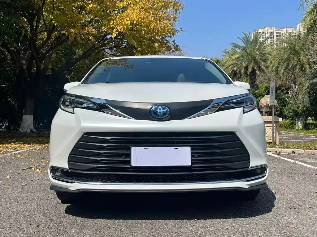 Toyota Sienna 2024 из CN, фото 10