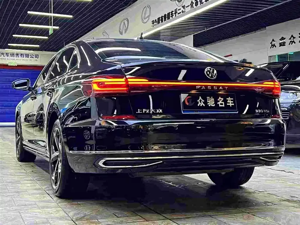 Volkswagen Passat — фото 6